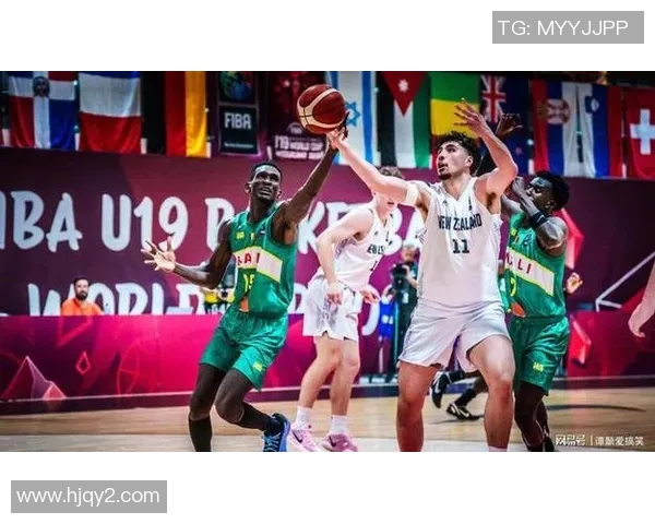 U19美国青年队迎战马里队争夺国际比赛荣誉与发展机会 U19美国青年队迎战马里队争夺国际比赛荣誉与发展机会